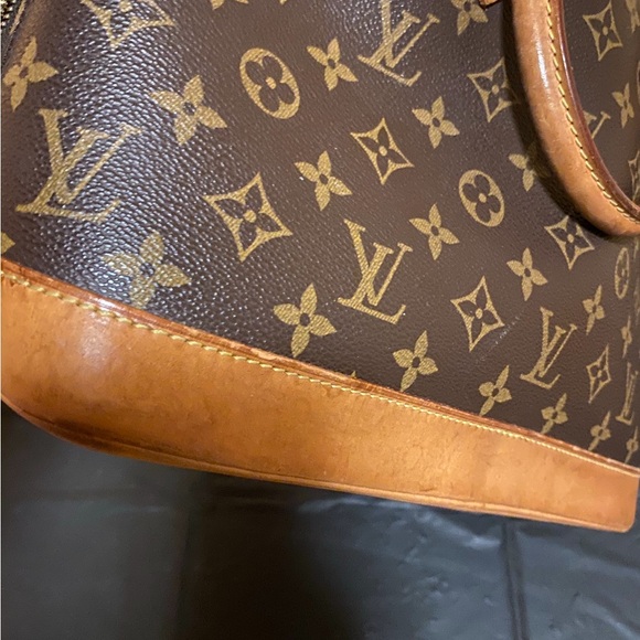 Authentic Louis Vuitton Monogram Alma
PM Bag in good condition all offers!!🥰 - Picture 7 of 16